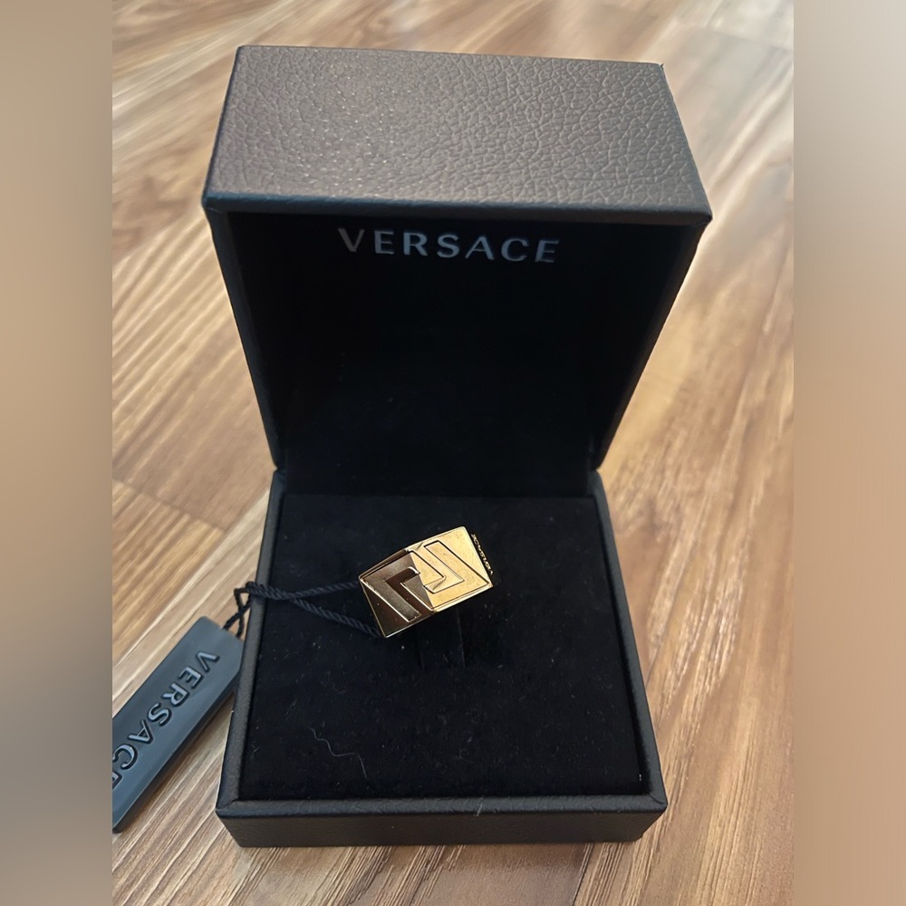 NWT VERSACE La Greca Pattern Ring, Size 21